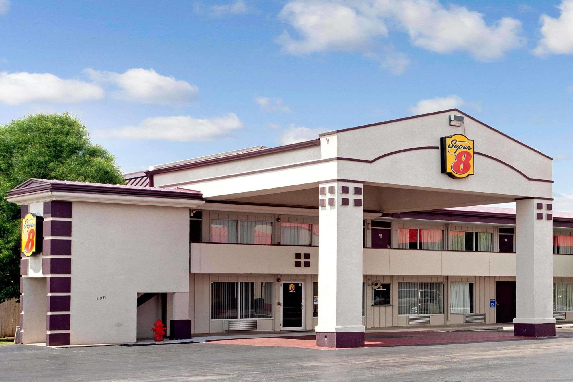 Super 8 By Wyndham Oklahoma/Frontier City Edmond Exterior photo