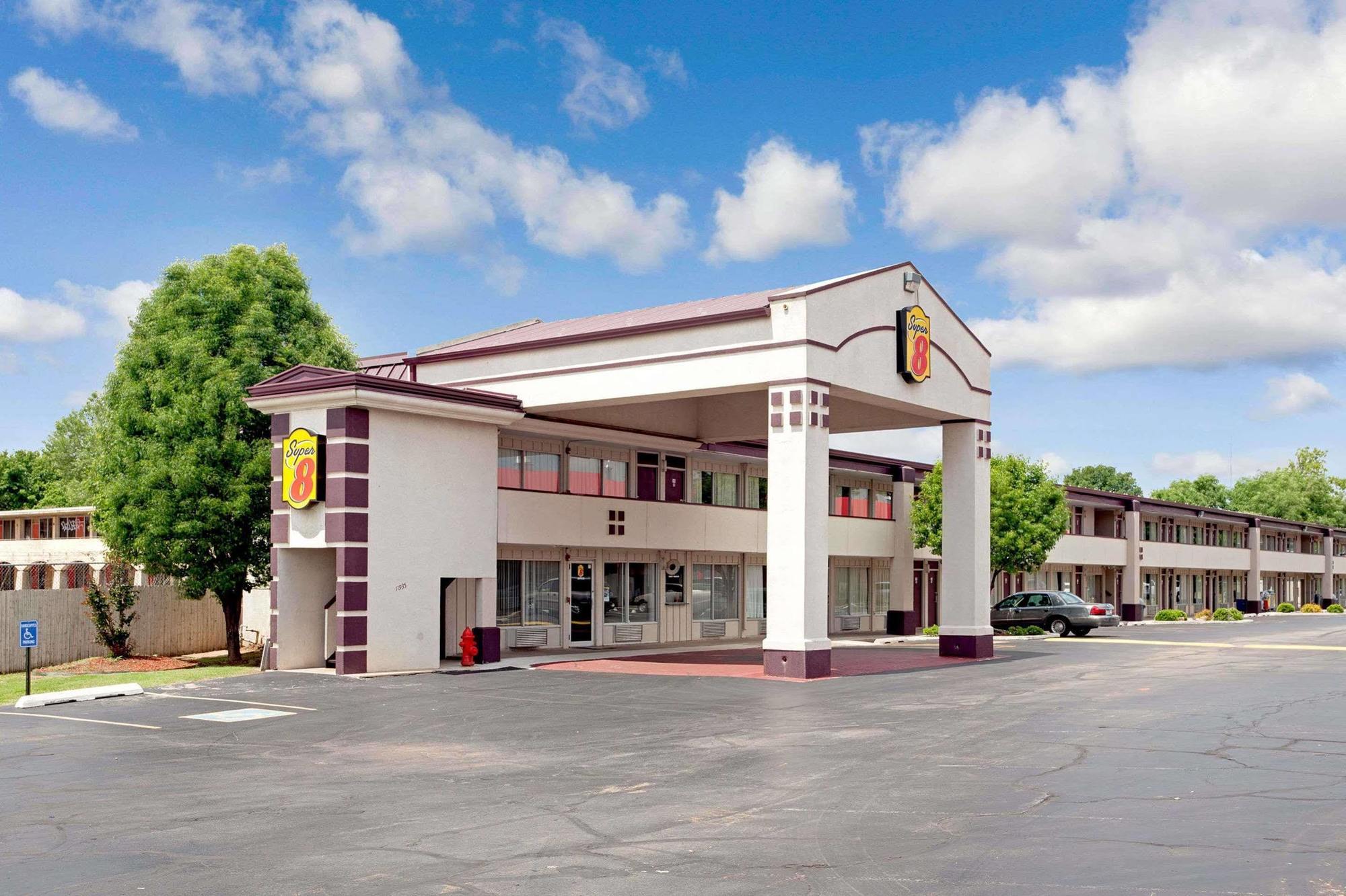Super 8 By Wyndham Oklahoma/Frontier City Edmond Exterior photo